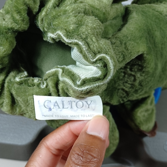 •Caltoy Triceratops Dinosaur Hand Puppet - Picture 8 of 12